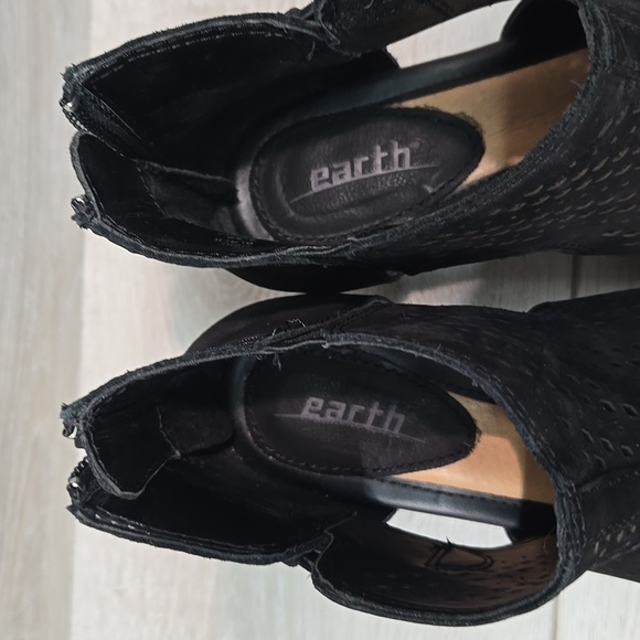 Earth Women's Keri Black Peep-Toe Ankle Boots Leather Heels Shoes Sz 6.5B - Picture 4 of 10